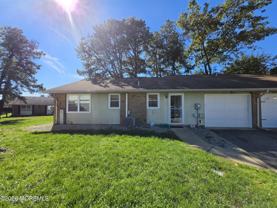 33B Edinburgh Ln - Photo 1 of 1