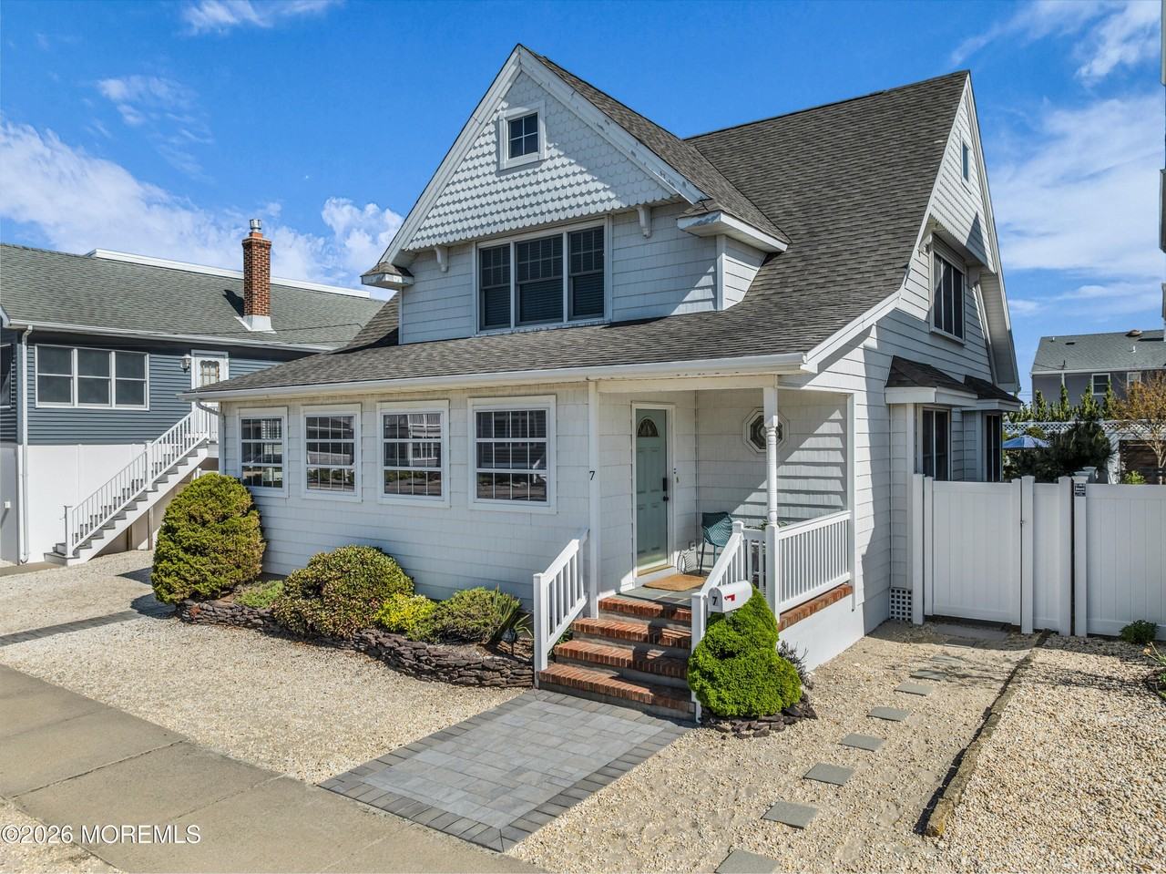 7 Ortley Ave - Photo 2 of 47