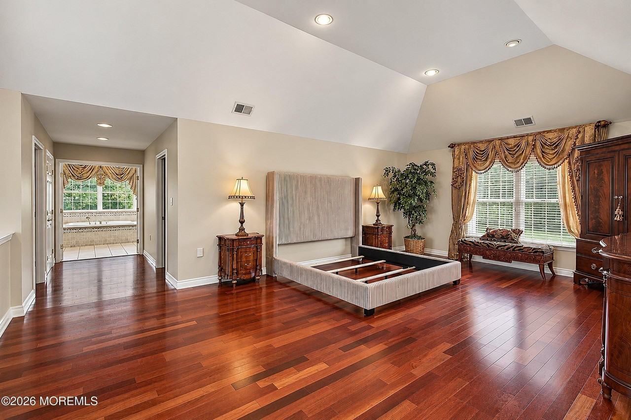 309 Flower Ln - Photo 4 of 32