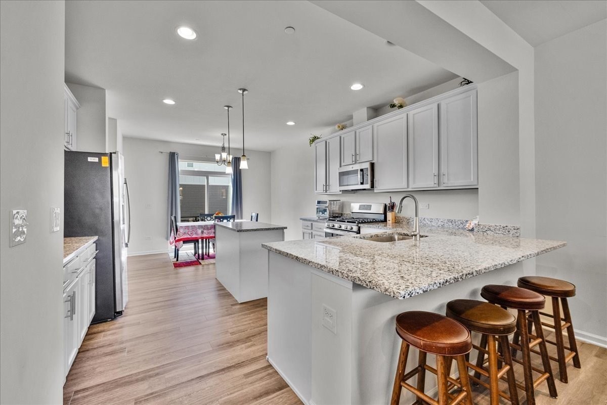 3S547 Everton Dr - Photo 3 of 28