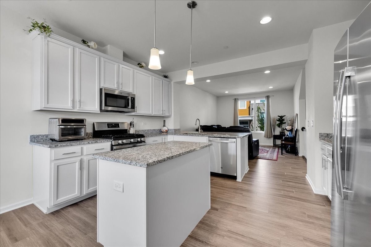 3S547 Everton Dr - Photo 5 of 28