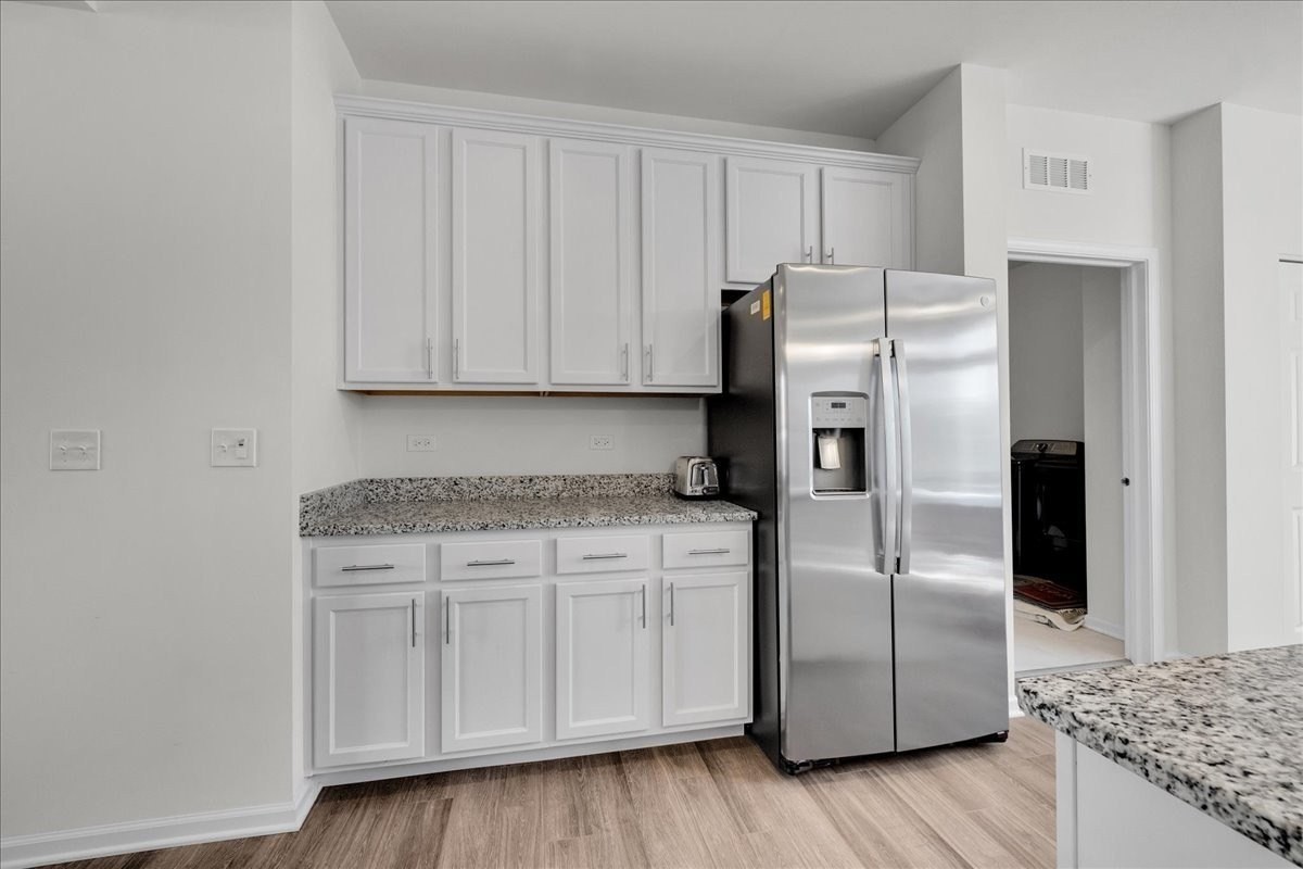 3S547 Everton Dr - Photo 6 of 28
