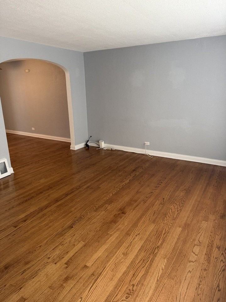 10936 S Avenue L - Photo 6 of 14