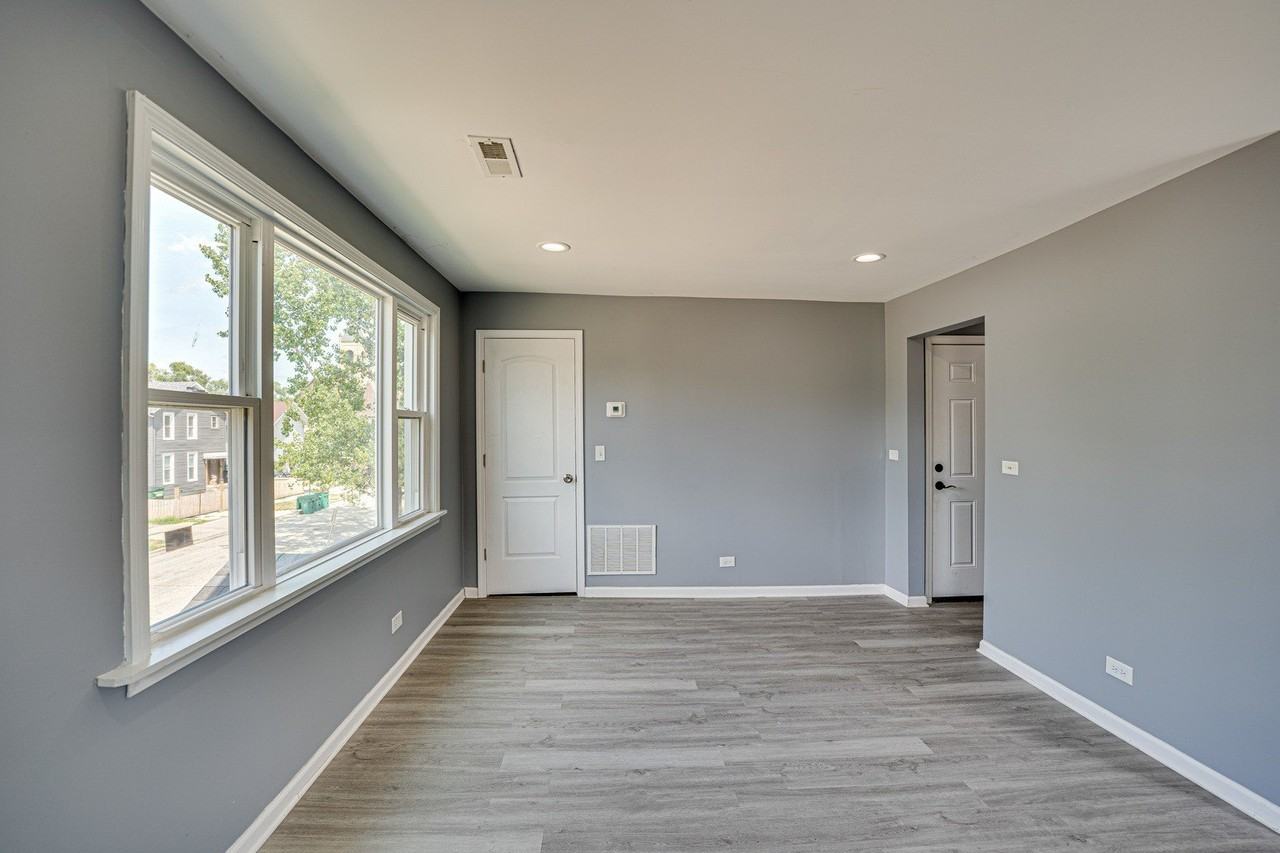208 Mound St #2 - Photo 4 of 17