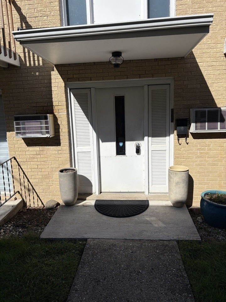 119 Cliff St #1W