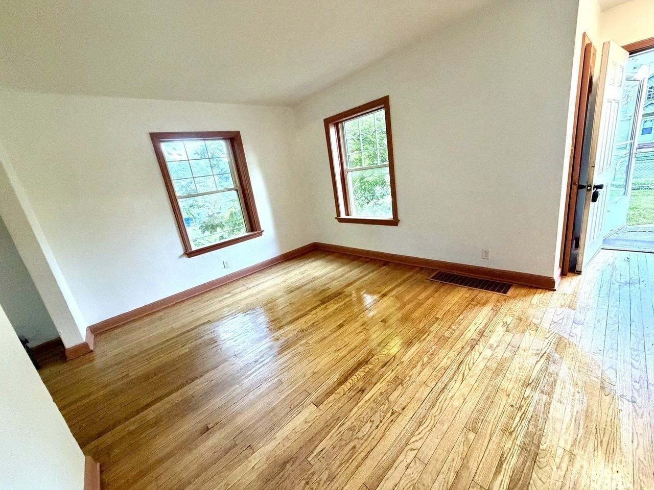 1613 Green St #1613 - Photo 3 of 24