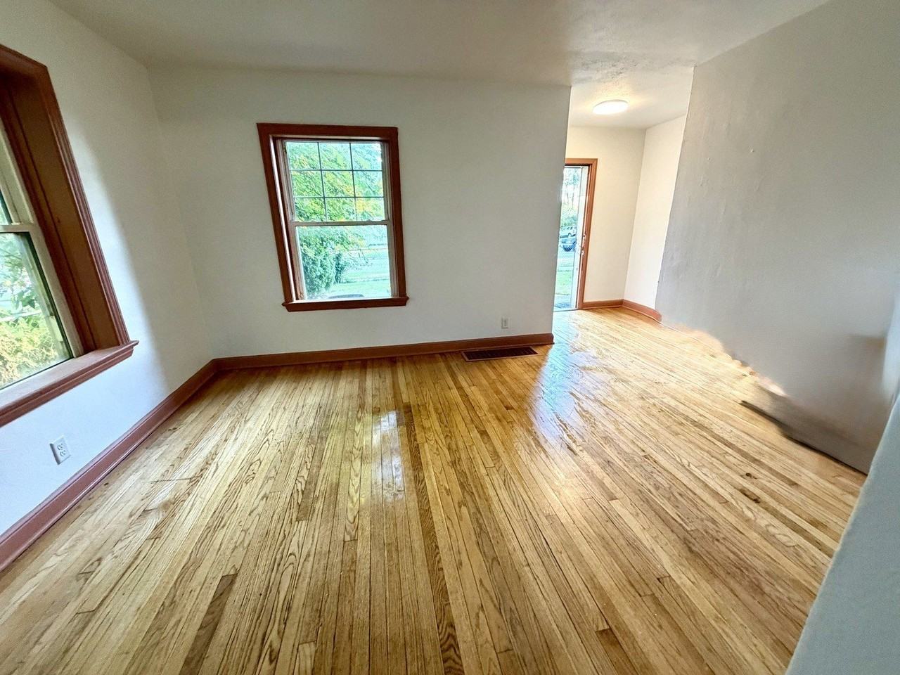 1613 Green St #1613 - Photo 4 of 24