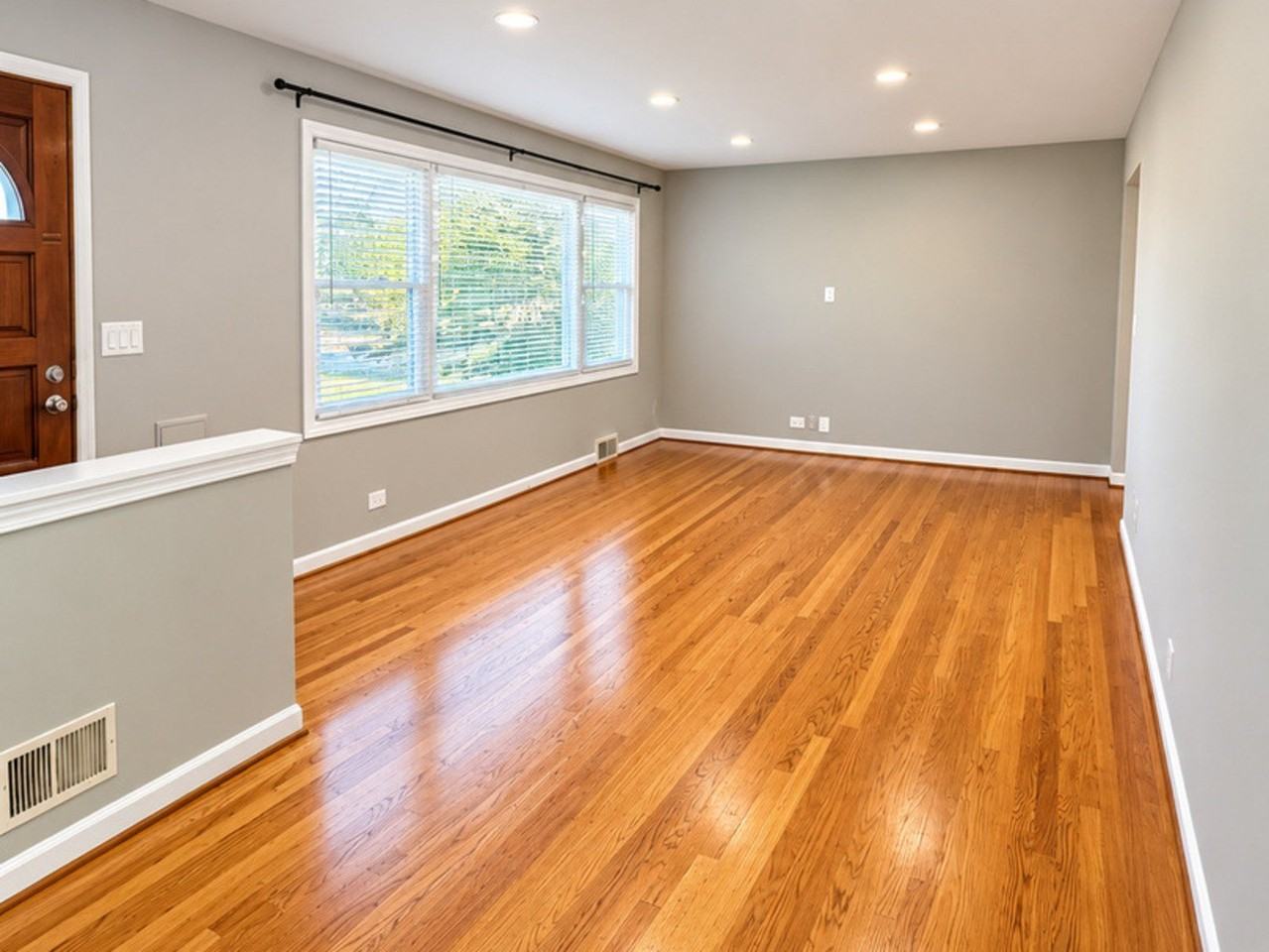 4408 N Redwood Dr - Photo 3 of 9