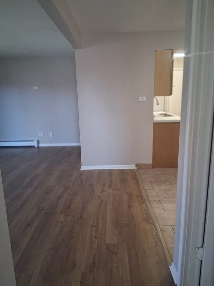 11030 S Ridgeland Ave #8 - Photo 6 of 9