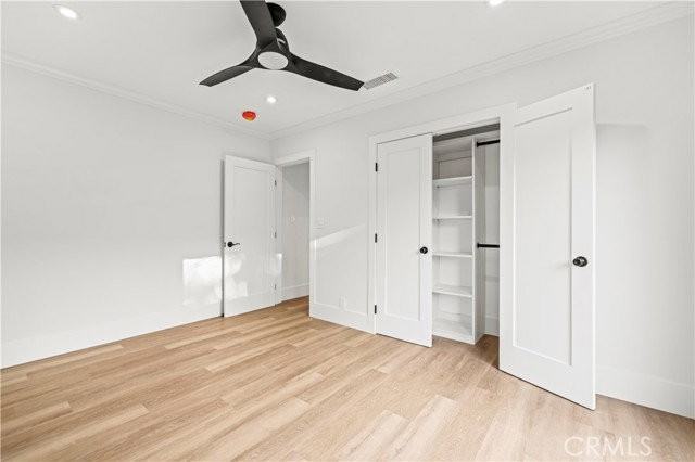 16243 Chatsworth St - Photo 3 of 8