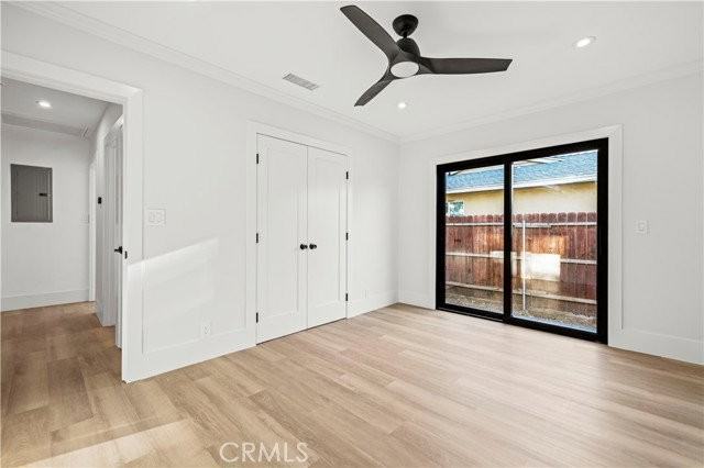 16243 Chatsworth St - Photo 5 of 8