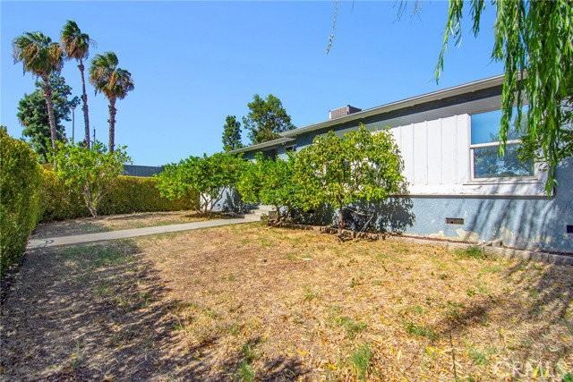 22149 Victory Blvd - Photo 3 of 8