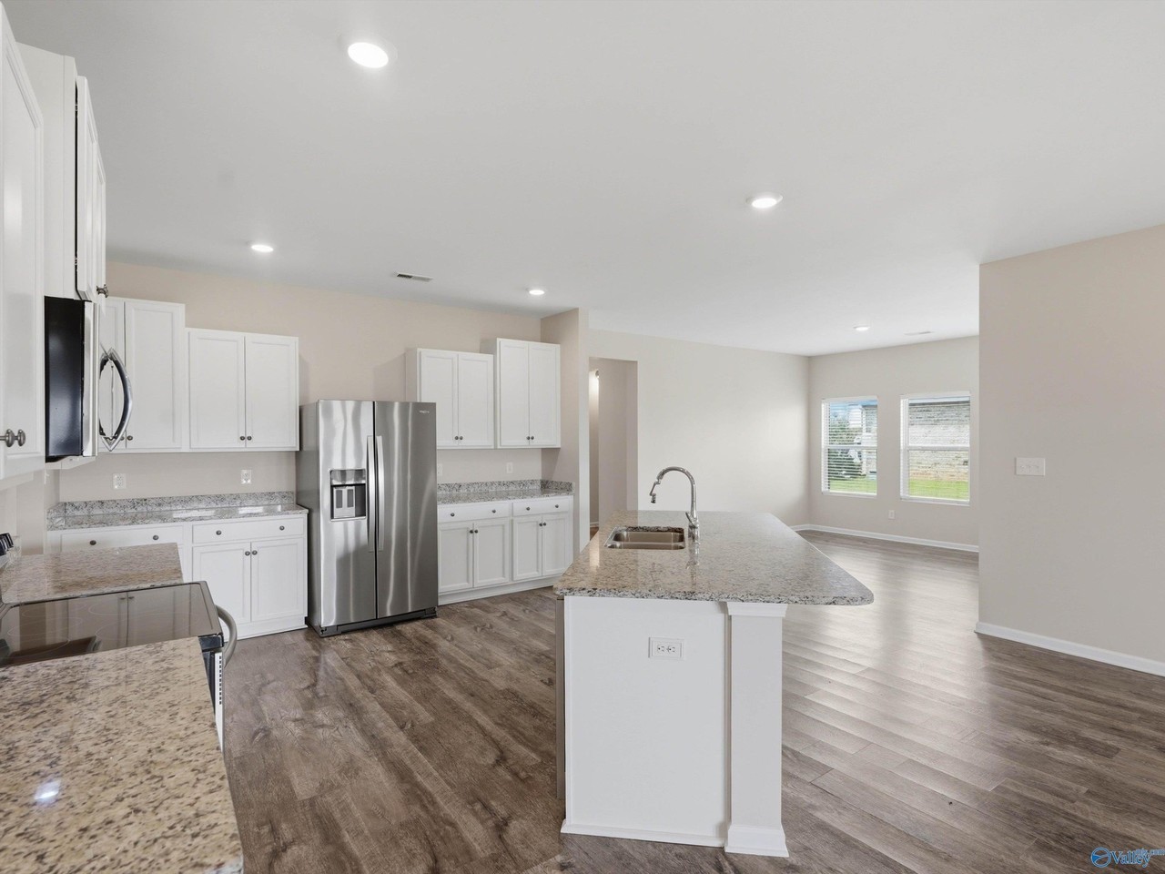 108 Creek Ridge Dr - Photo 3 of 37
