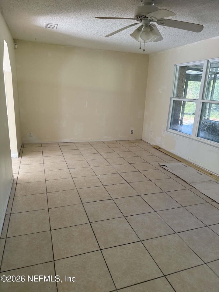 207 Skeet Club Rd - Photo 5 of 8