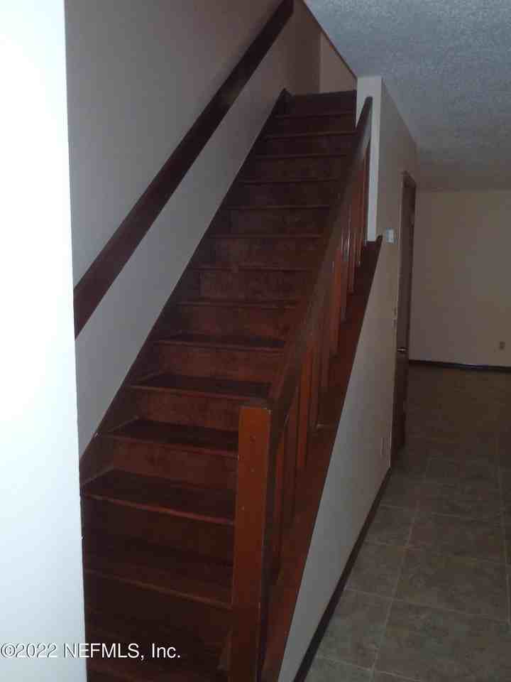 5671 Bennington Dr - Photo 2 of 11