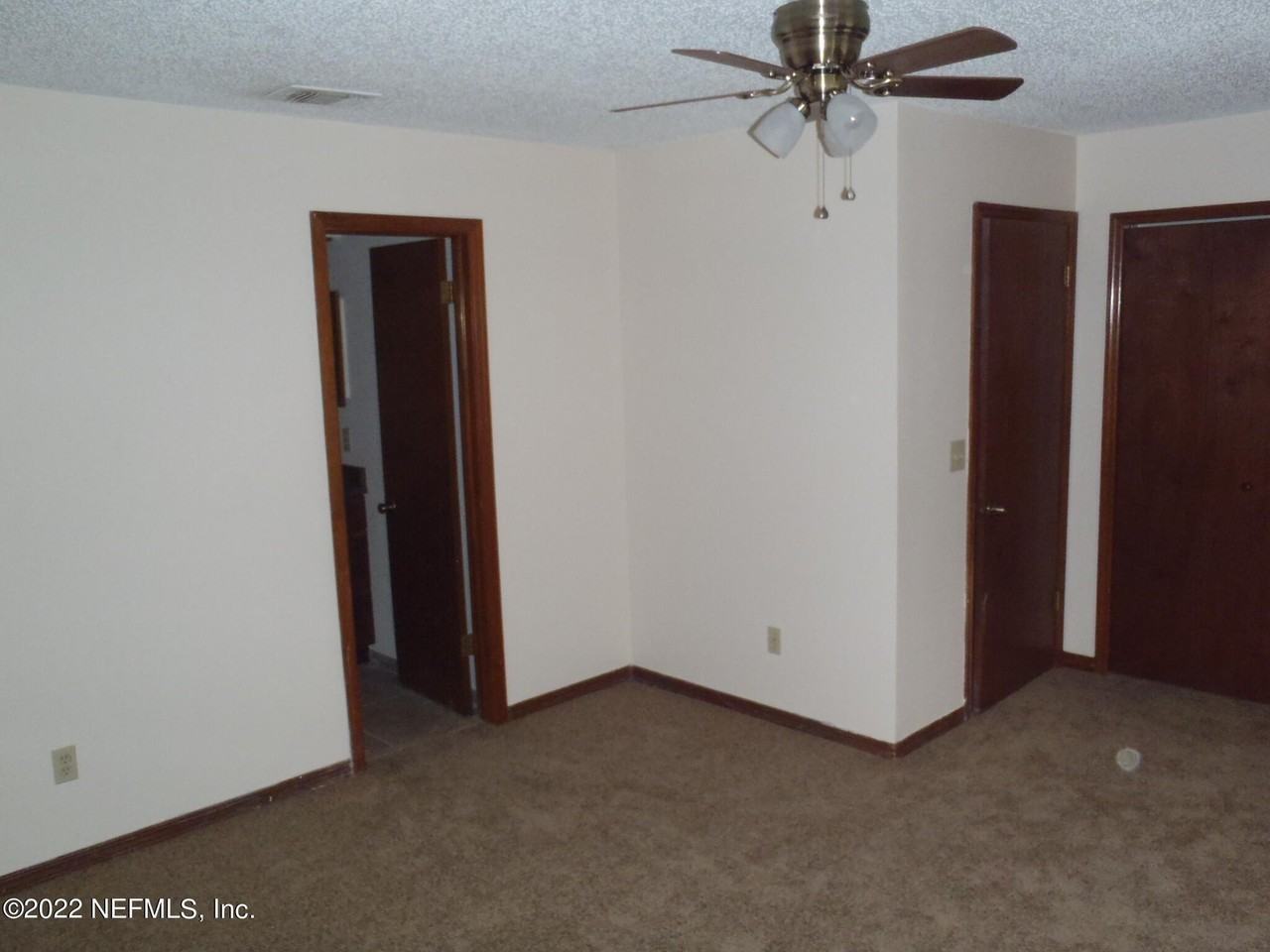 5671 Bennington Dr - Photo 6 of 11