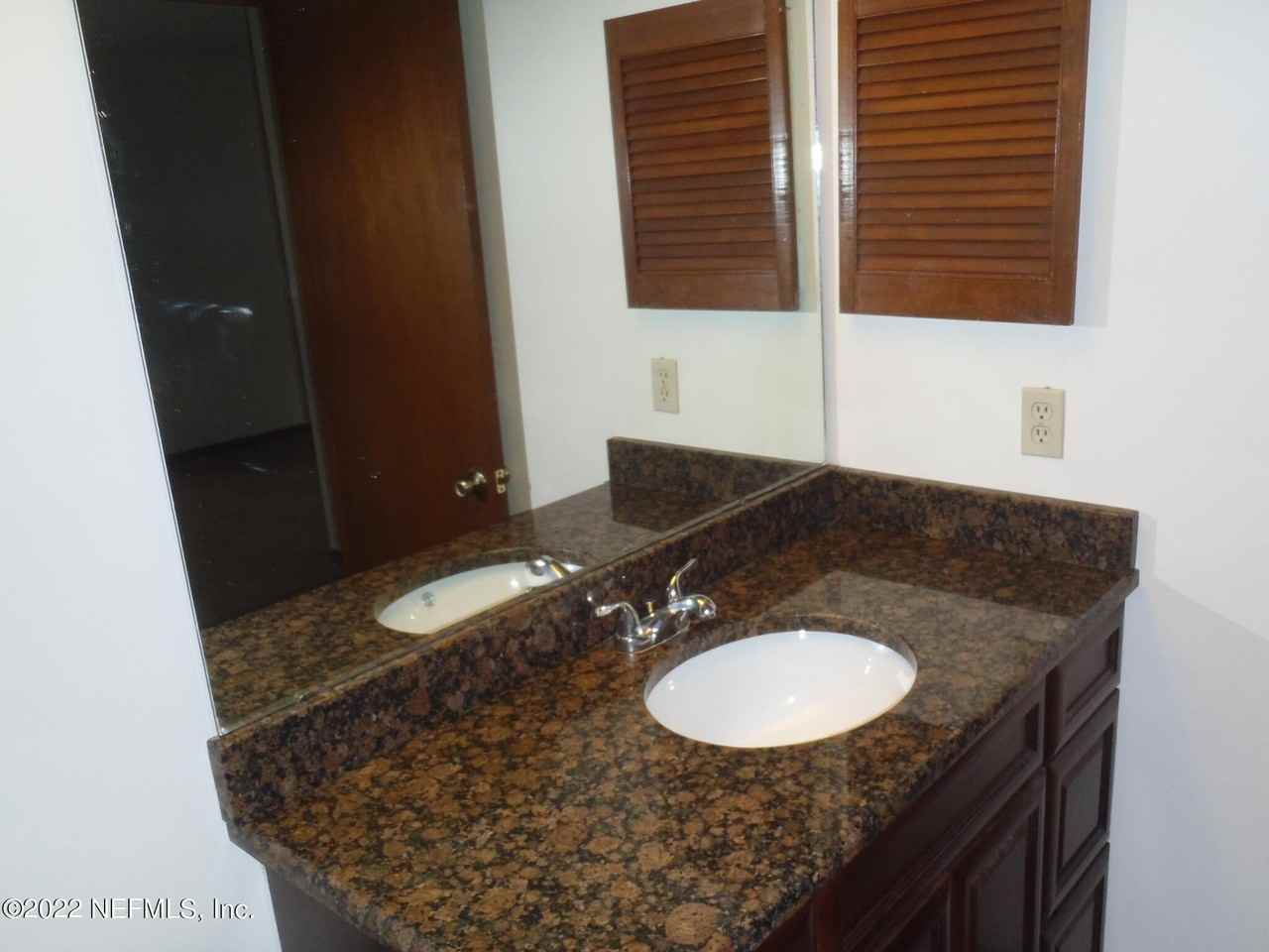 5671 Bennington Dr - Photo 7 of 11