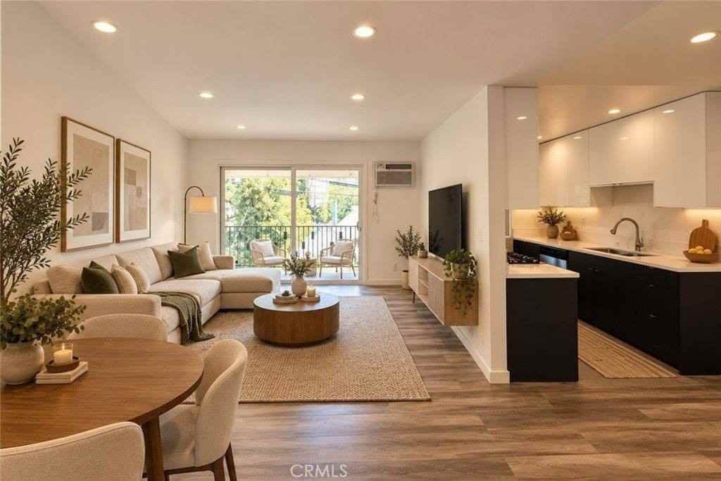 1422 N Fairfax Ave - Photo 2 of 31