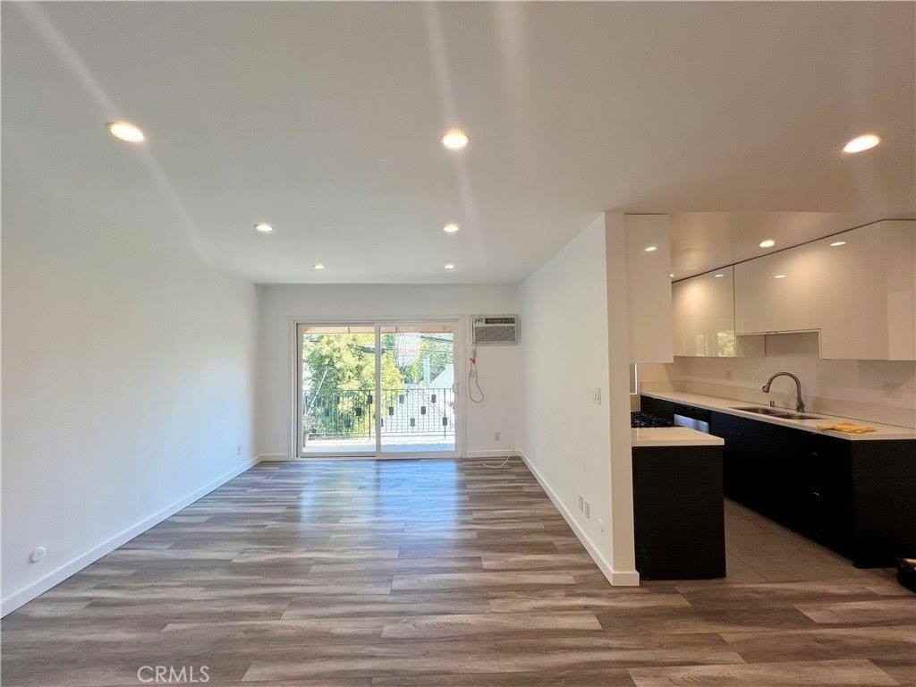 1422 N Fairfax Ave - Photo 6 of 31