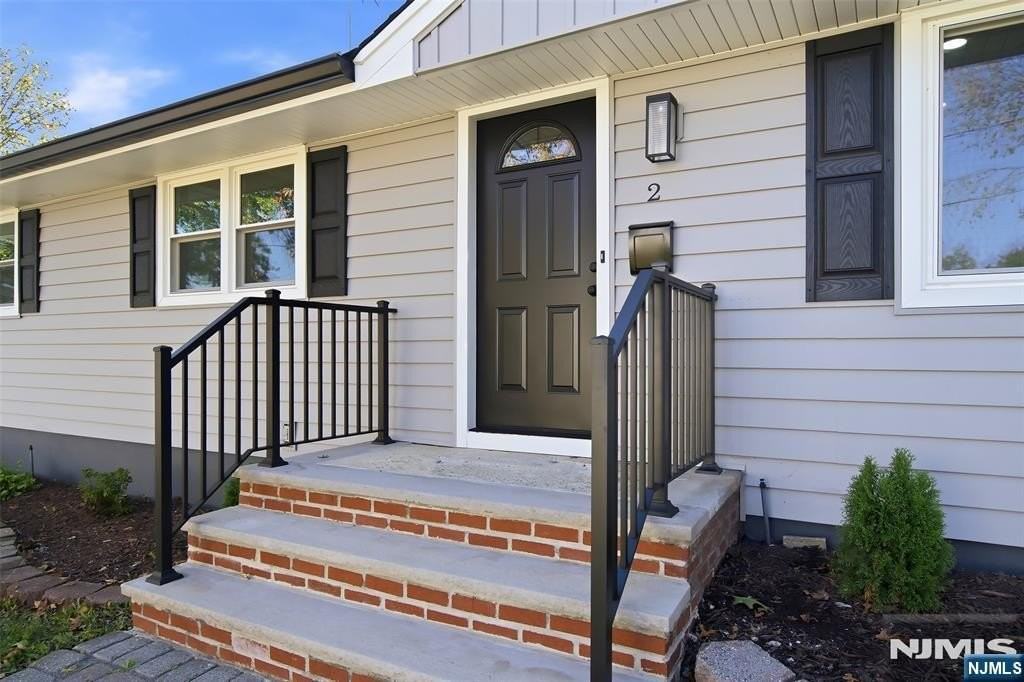 2 Homestead Pl - Photo 2 of 21
