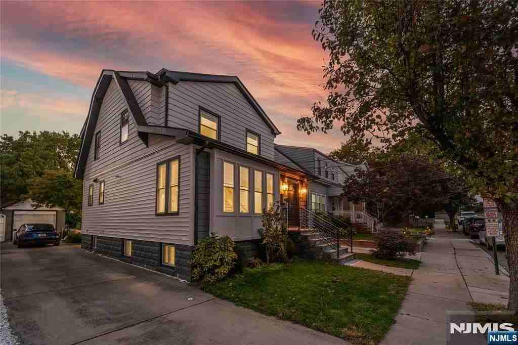 384 Pleasant Ave - Photo 2 of 25