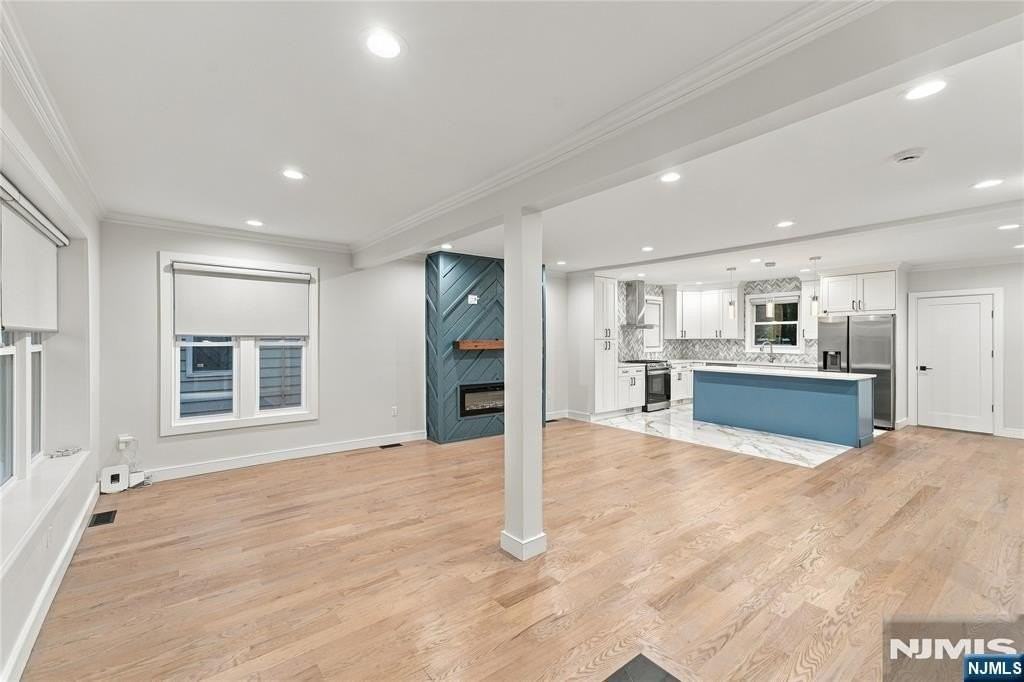 384 Pleasant Ave - Photo 5 of 25