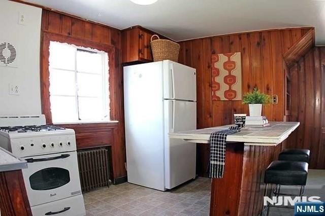 994 E 28th St - Photo 3 of 14