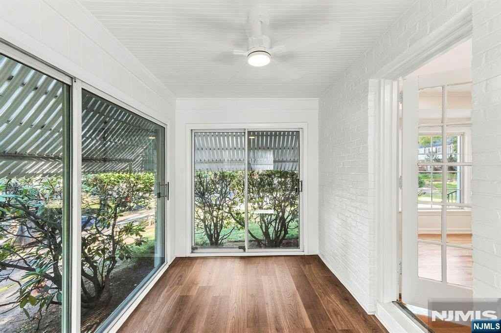 16 Hillcrest Rd - Photo 4 of 23