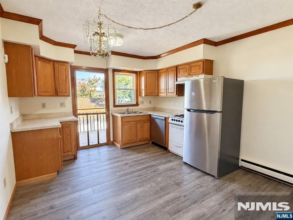 51 E Sheffield Ave #B - Photo 3 of 10