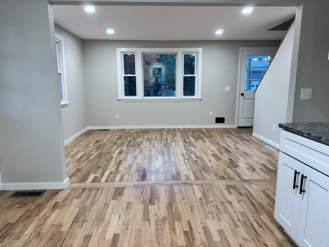 361 Elgin Ave - Photo 3 of 18