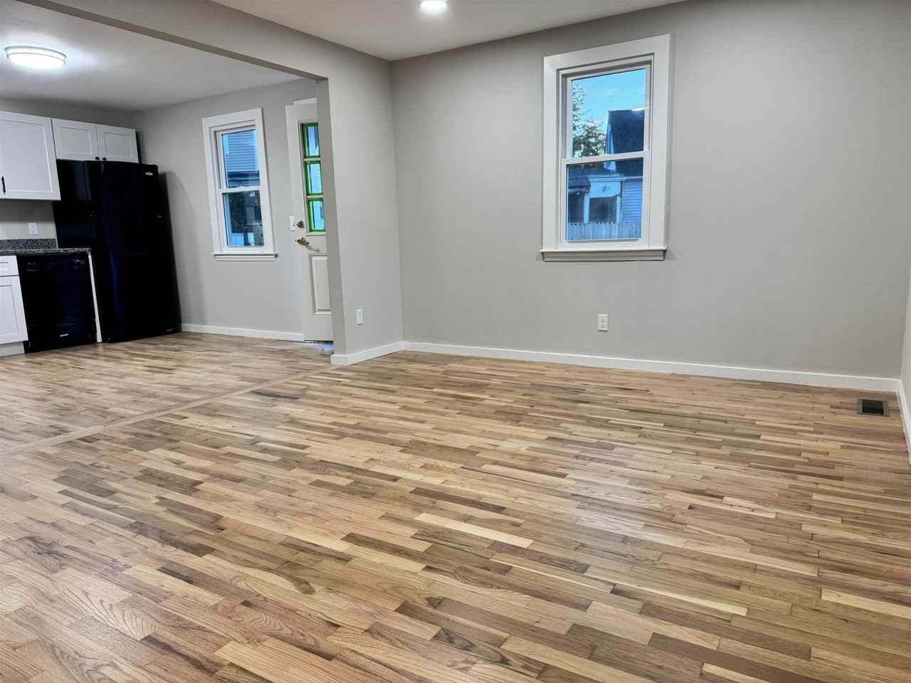 361 Elgin Ave - Photo 5 of 18