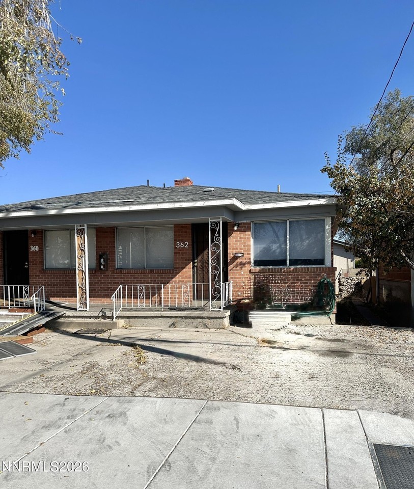 362 Wilson Ave - Photo 2 of 13