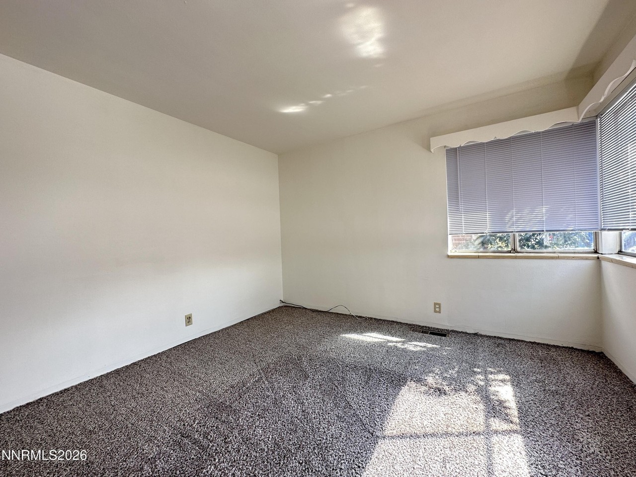 362 Wilson Ave - Photo 6 of 13