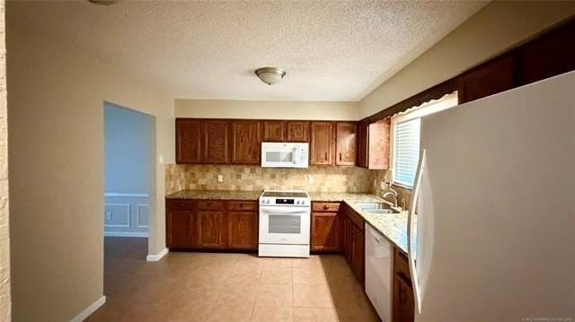 7129 S Canton Ave - Photo 2 of 14