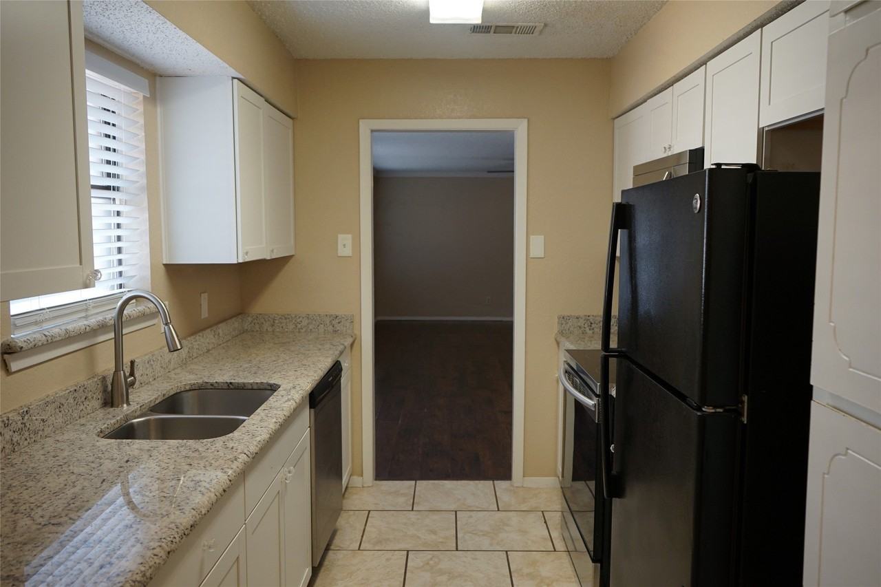 122 S Pipeline Rd W - Photo 3 of 21