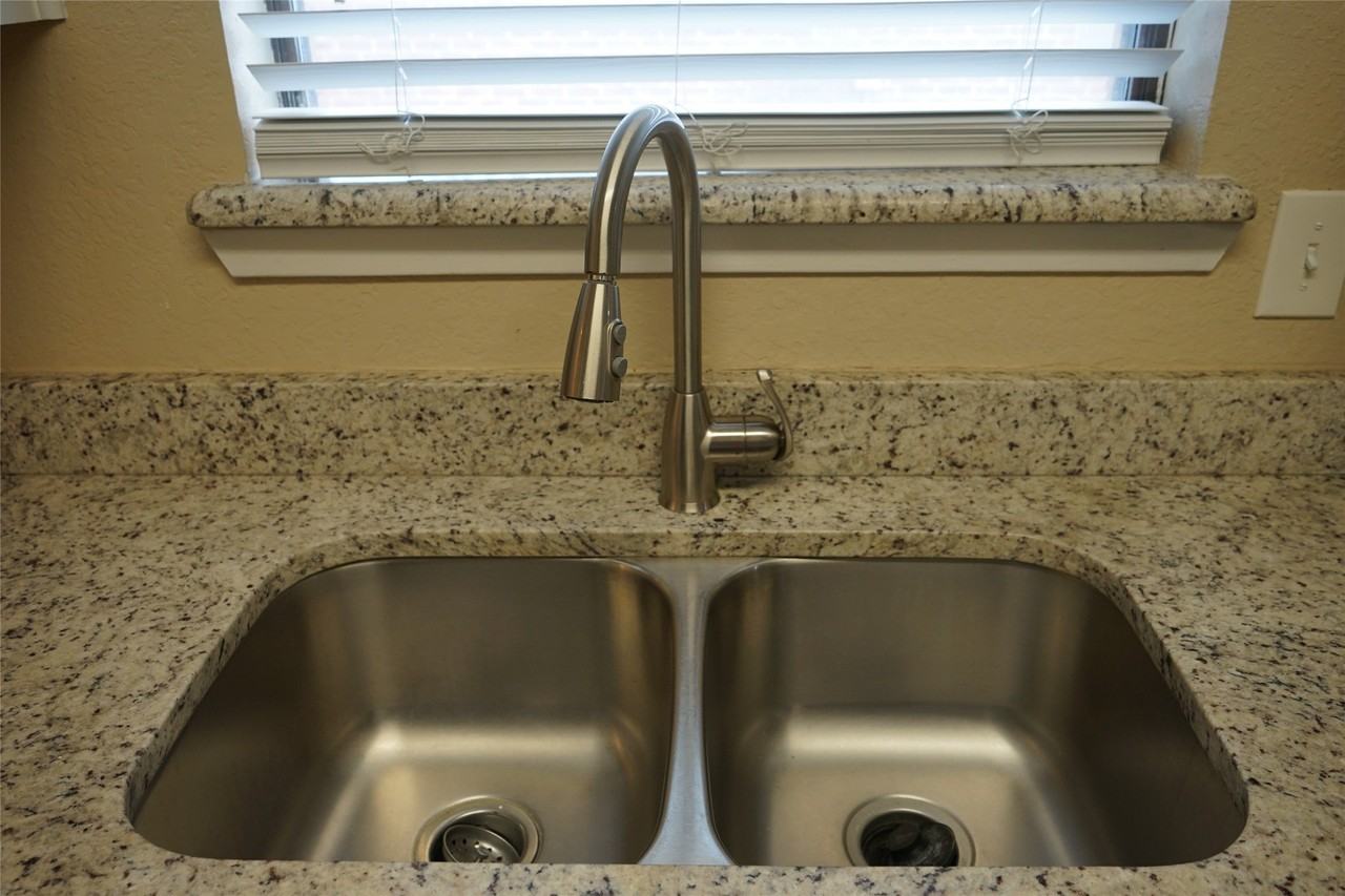122 S Pipeline Rd W - Photo 4 of 21