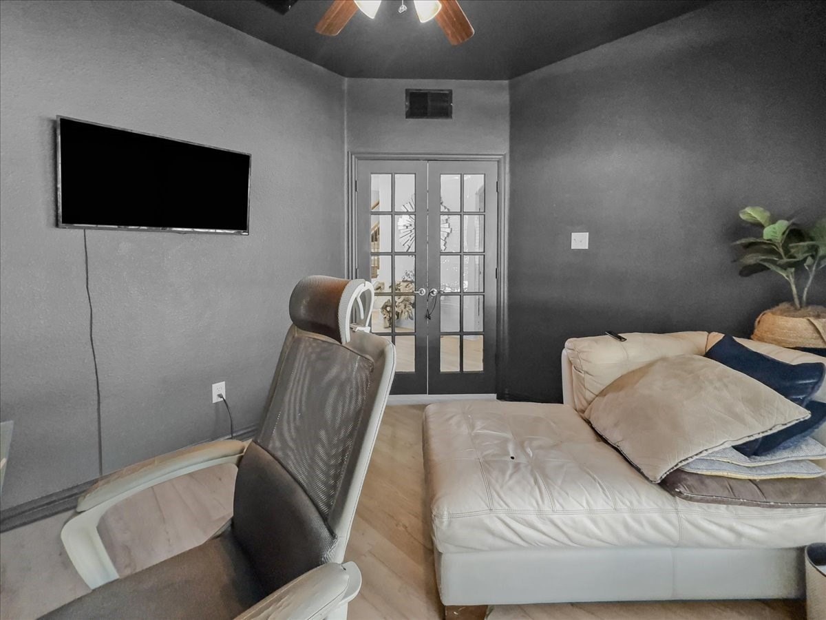 11901 Del Rio Dr - Photo 5 of 34