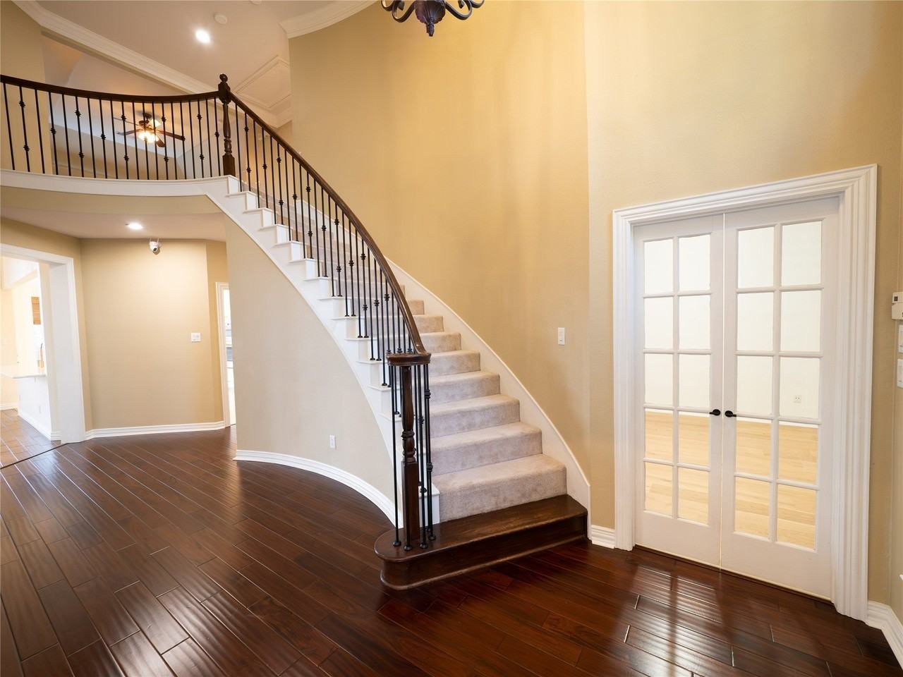 1107 Dunlay Ct - Photo 5 of 39
