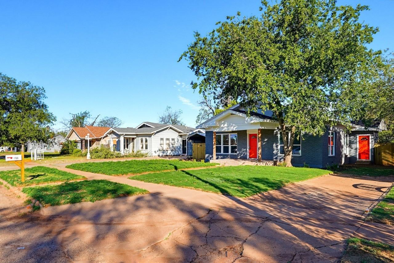 1766 Sandefer St - Photo 4 of 38
