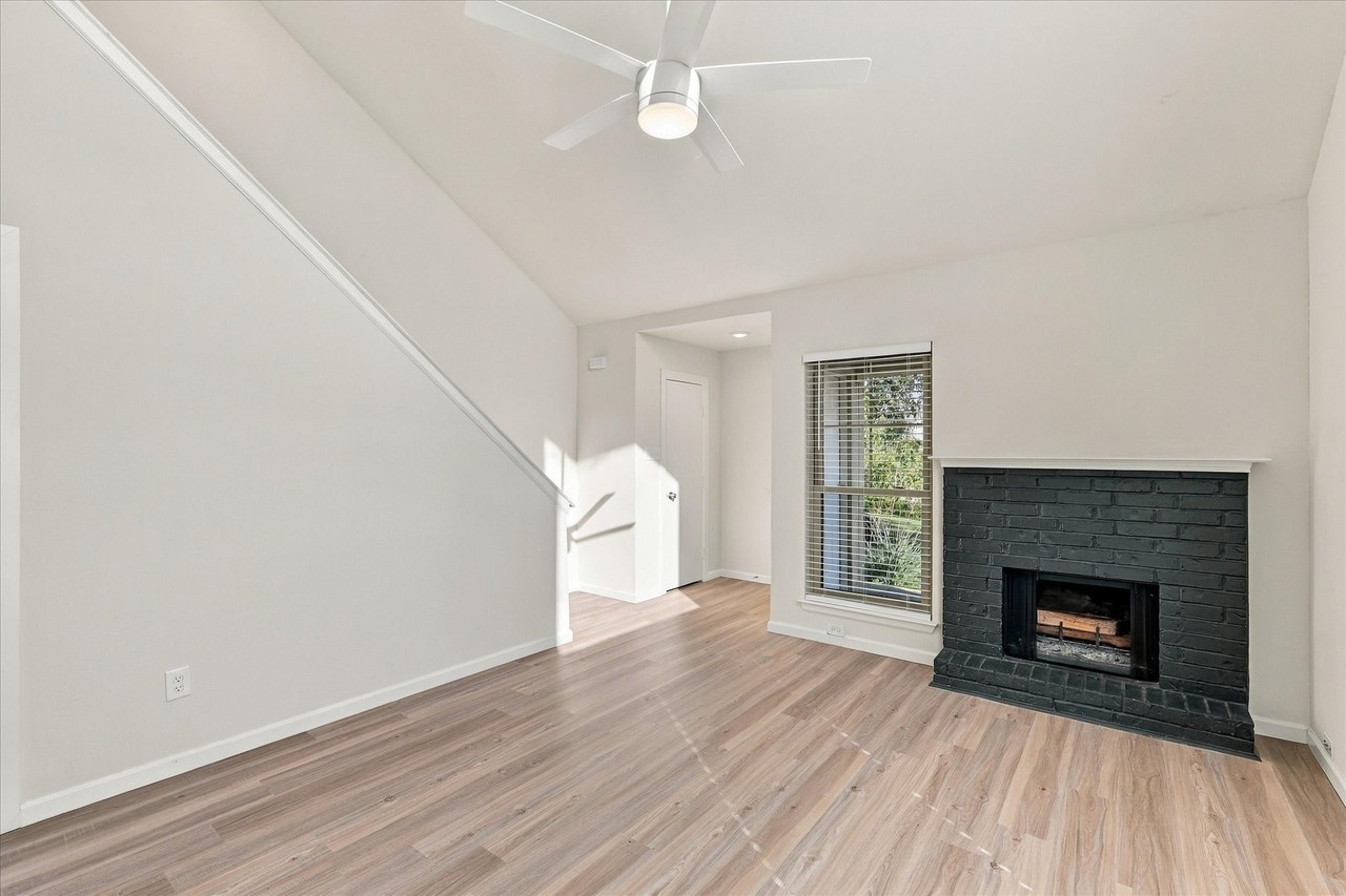 3701 W 6th St - Photo 3 of 26