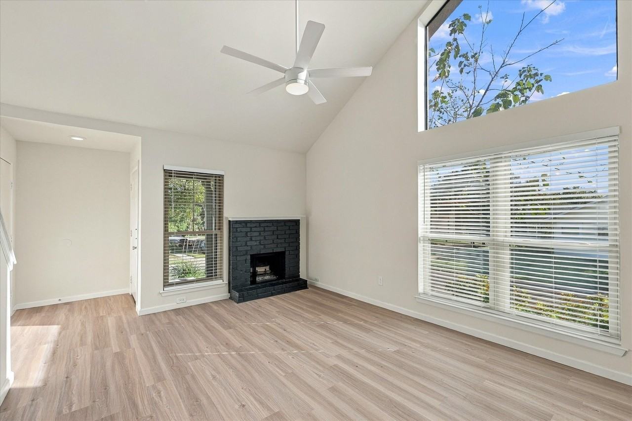 3701 W 6th St - Photo 4 of 26