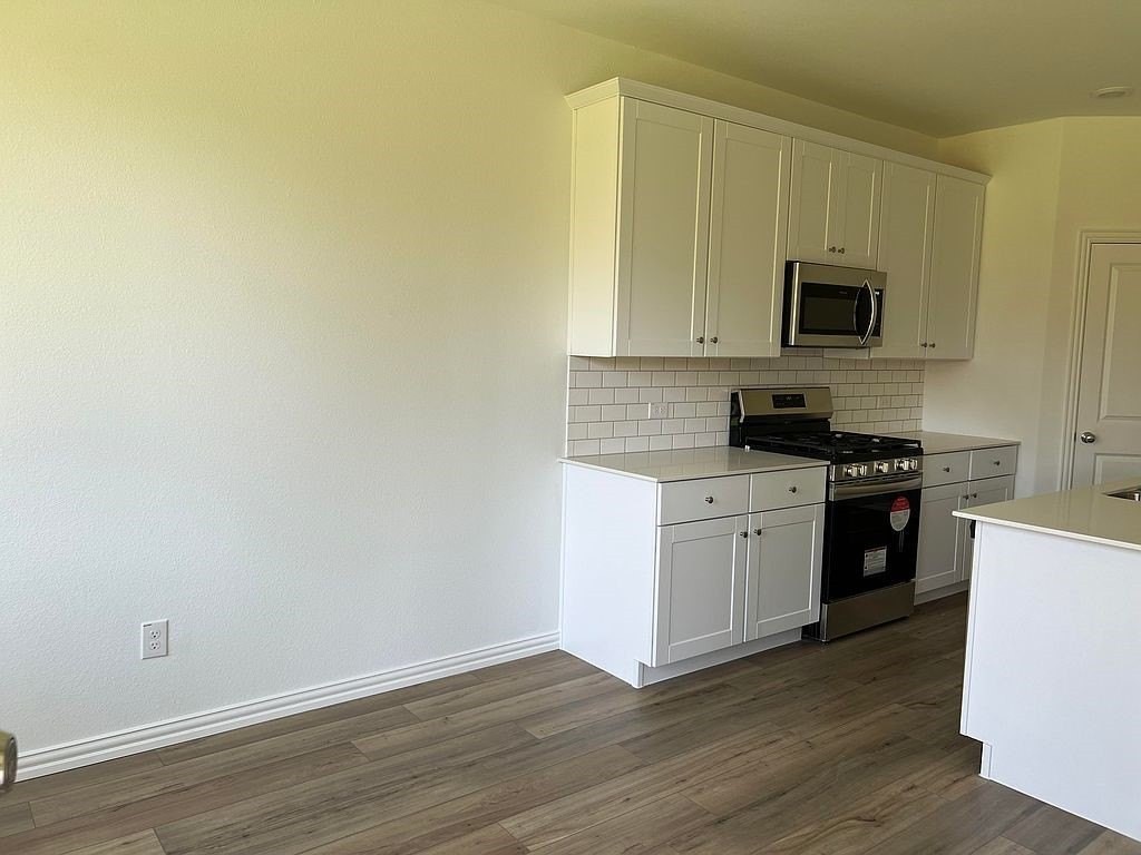 1020 Longleaf Ln - Photo 3 of 19