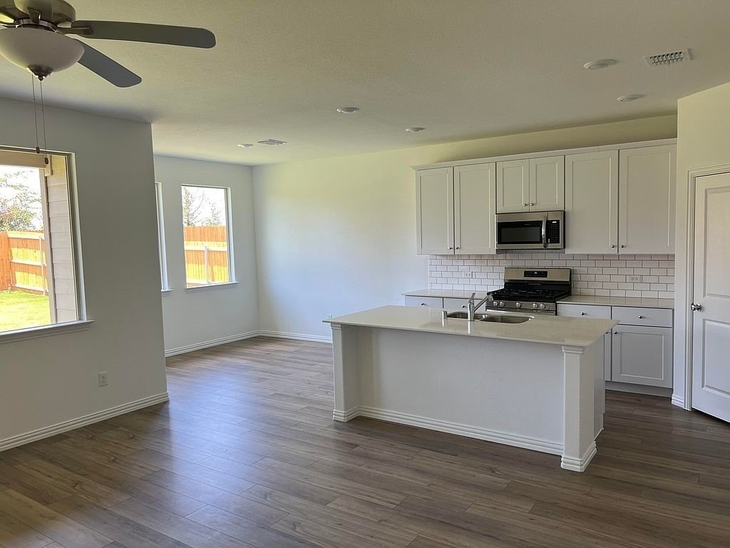 1020 Longleaf Ln - Photo 4 of 19