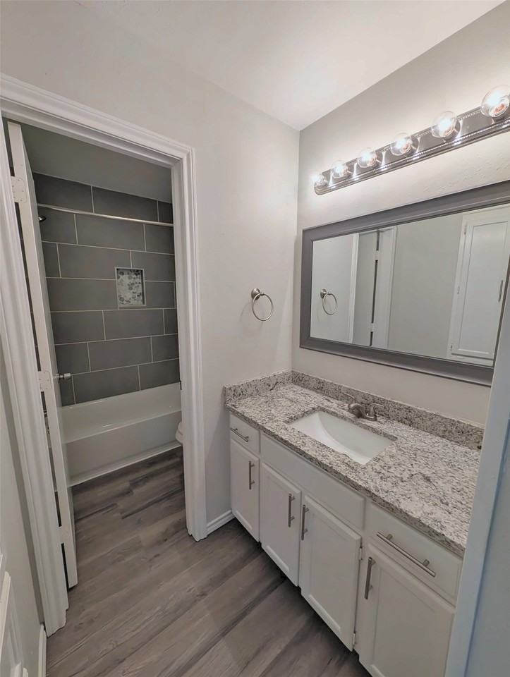 407 Heritage Trl - Photo 5 of 26