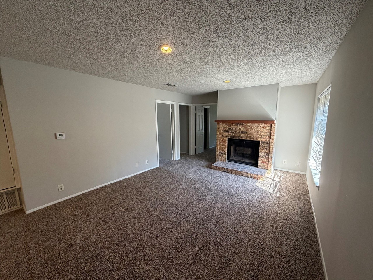 802 N Crockett St #E - Photo 2 of 7