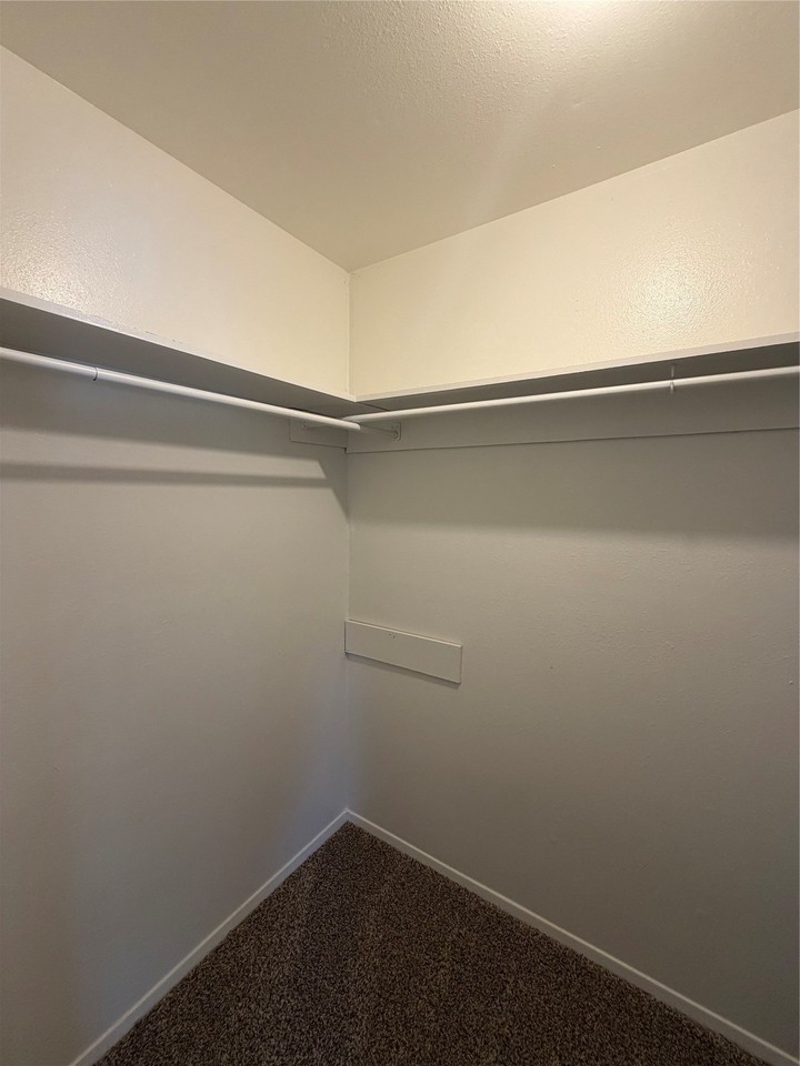 802 N Crockett St #E - Photo 5 of 7