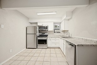 1001 W Elm St #208 - Photo 1 of 1