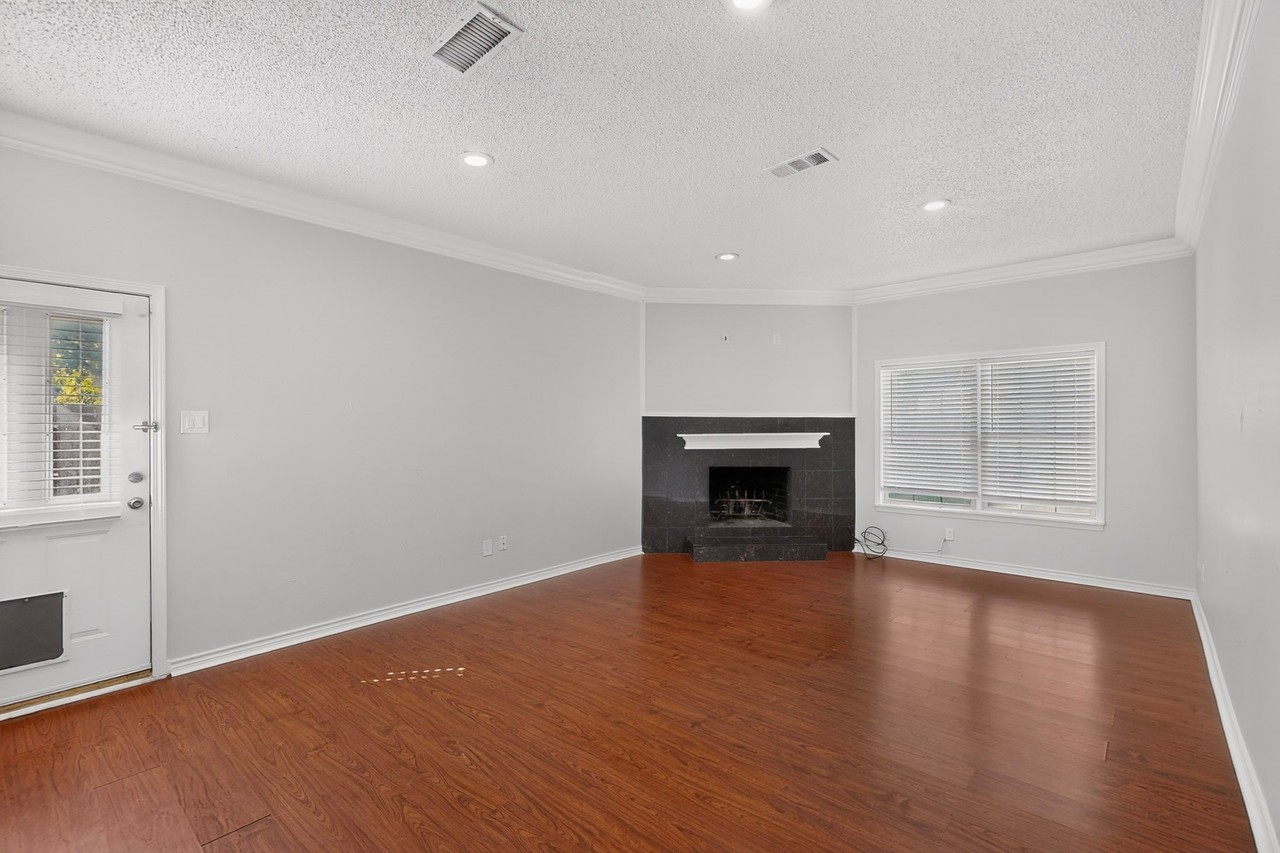 2213 Huskey St - Photo 5 of 40