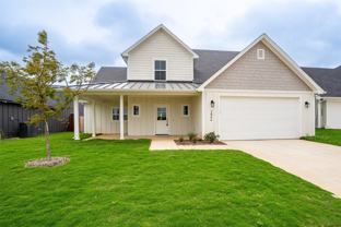 2044 Salina Cir - Photo 1 of 1