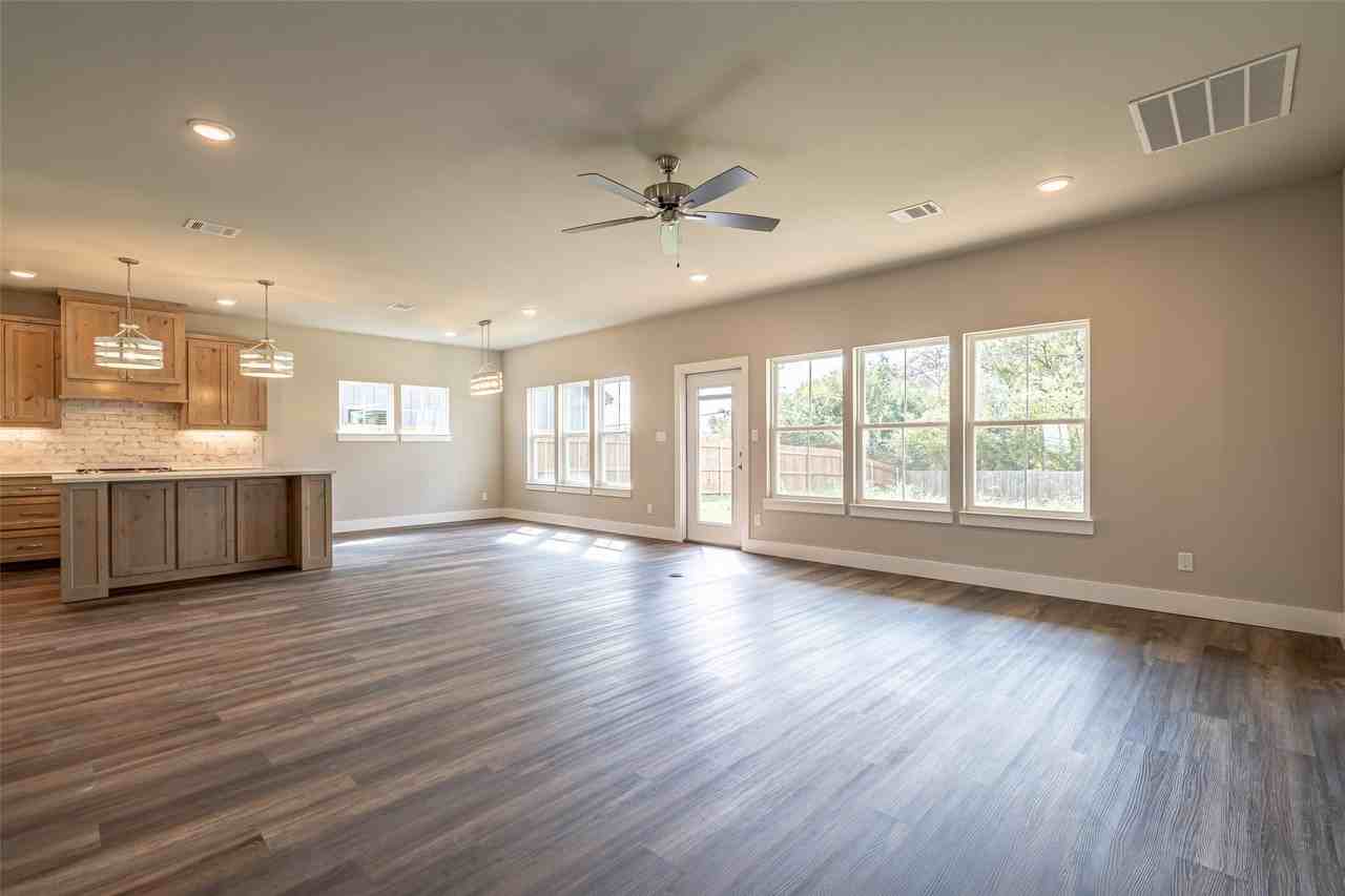 2044 Salina Cir - Photo 5 of 38